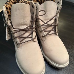 Women's leopard print timberland boots 7.5